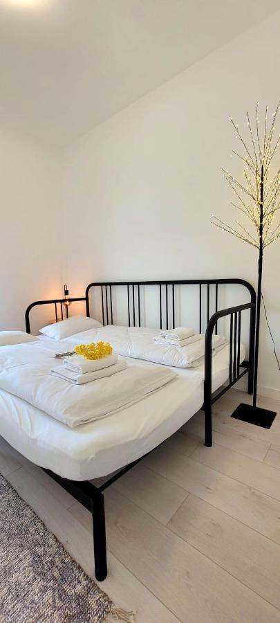 Bast 17 Dom Duzy Parking , Mandoria , Ptak , 2 Sypialnie Lub 1 Sypialnia, Taras , Autostrada A1, Kalinowskiego 17E Wifi วูดช์ ภายนอก รูปภาพ